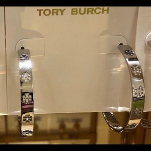 New Tory burch pierced T hoop earrings